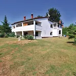 Apartment Hrastova V