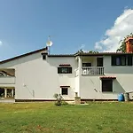 Apartment Hrastova V