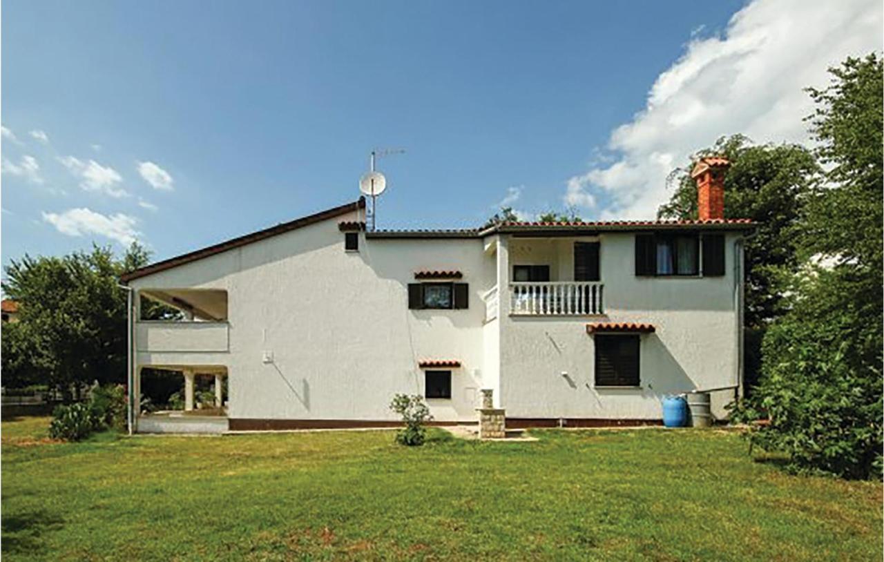 Hrastova V * Poreč