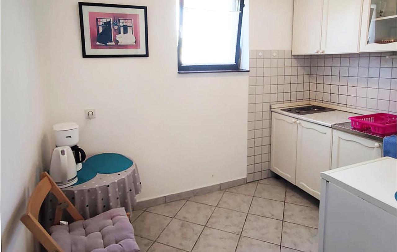 Apartment Hrastova V